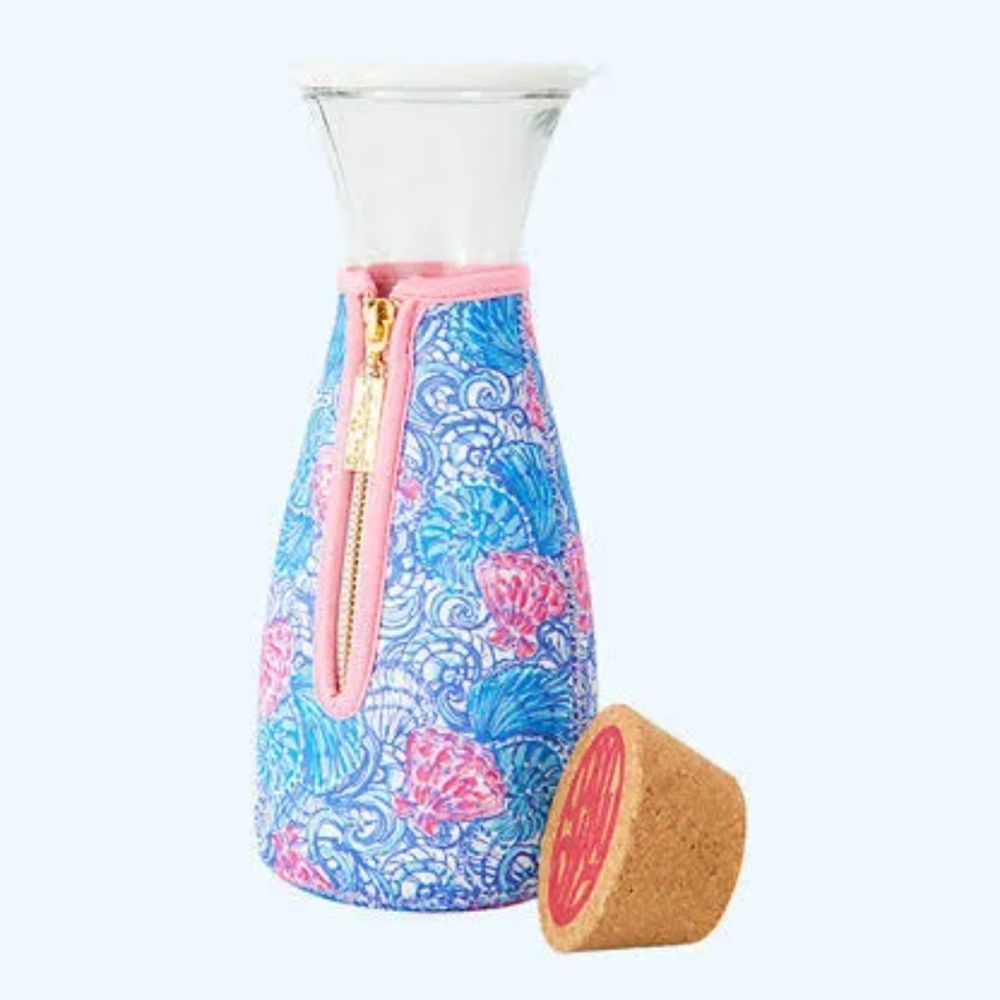 Lilly Pulitzer Beverage Carafe 36 fl oz Insulated Blue Haven Raising Shell